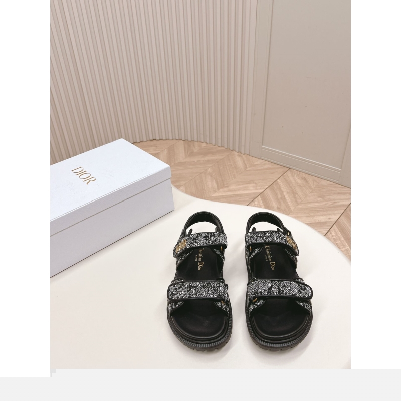 ch**an D*or sandals